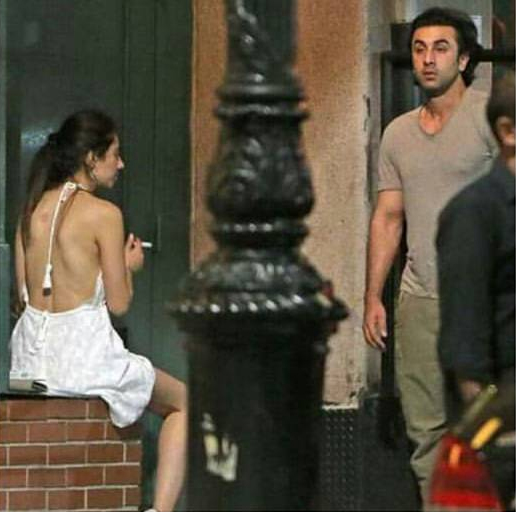 Mahira Khan Sex Video Com Full Hd - Semi Nude Mahira Caught Dating/Smoking with Ranbir in New York - PakDestiny